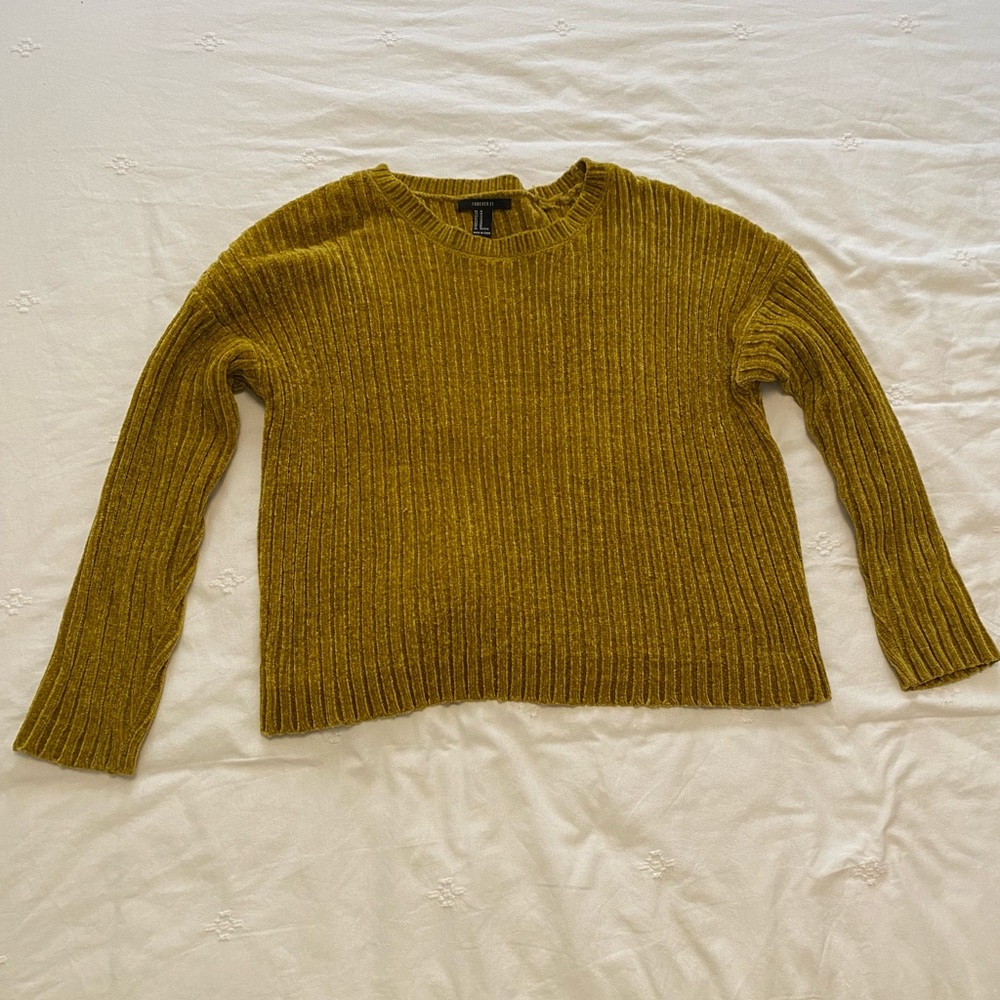 FOREVER 21 GOLDEN SUPER SOFT SWEATER